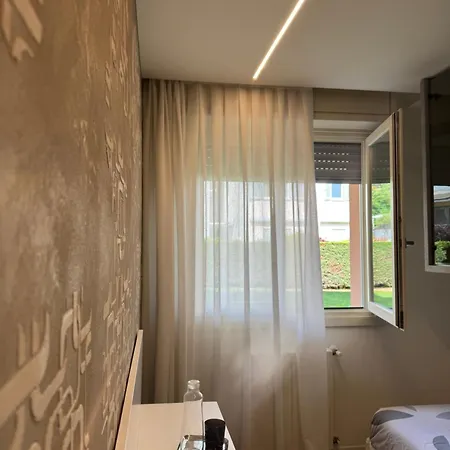 La Lakeview - Garden & Pool Apartment