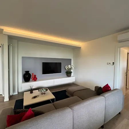 Apartment La Lakeview - Garden & Pool *