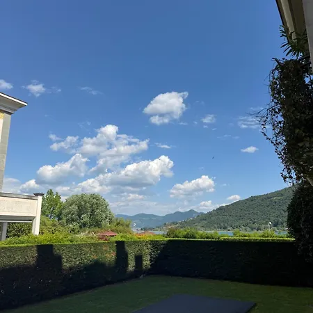 La Lakeview - Garden & Pool Apartment